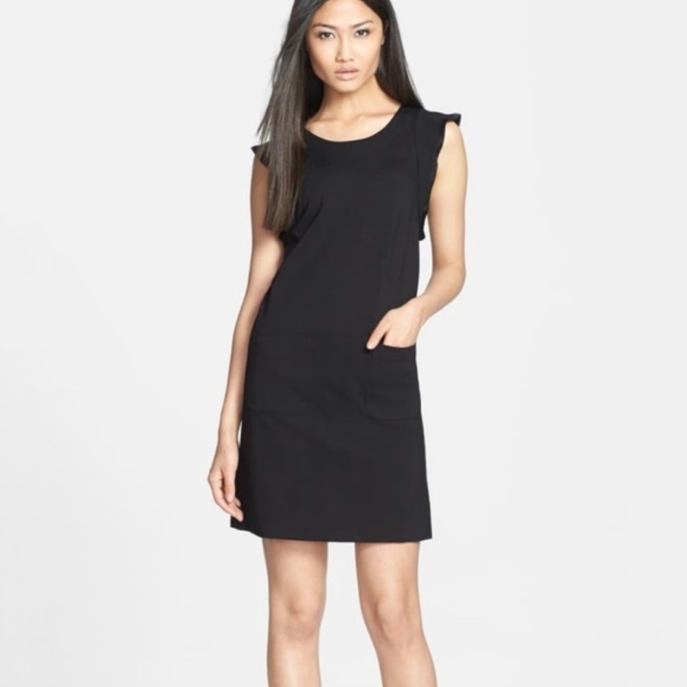 Marc Jacobs Sophia ponte Black crewneck ruffle sleeves front pockets shift dress